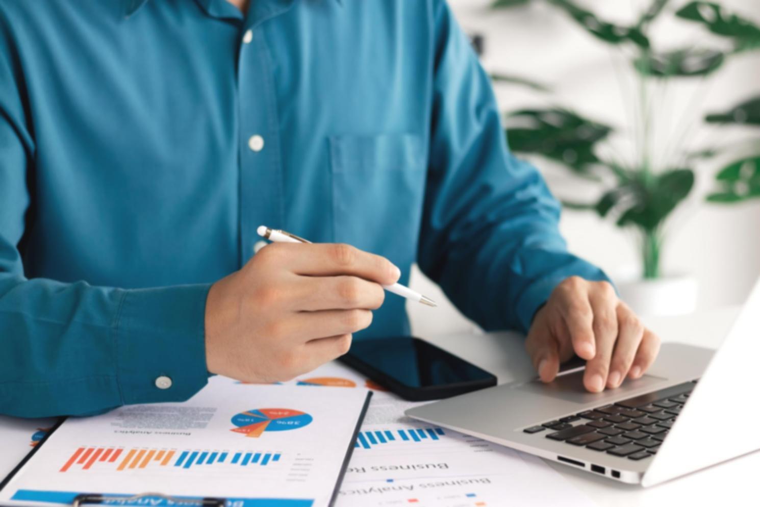 Advanced financial modeling techniques used in investment analysis training